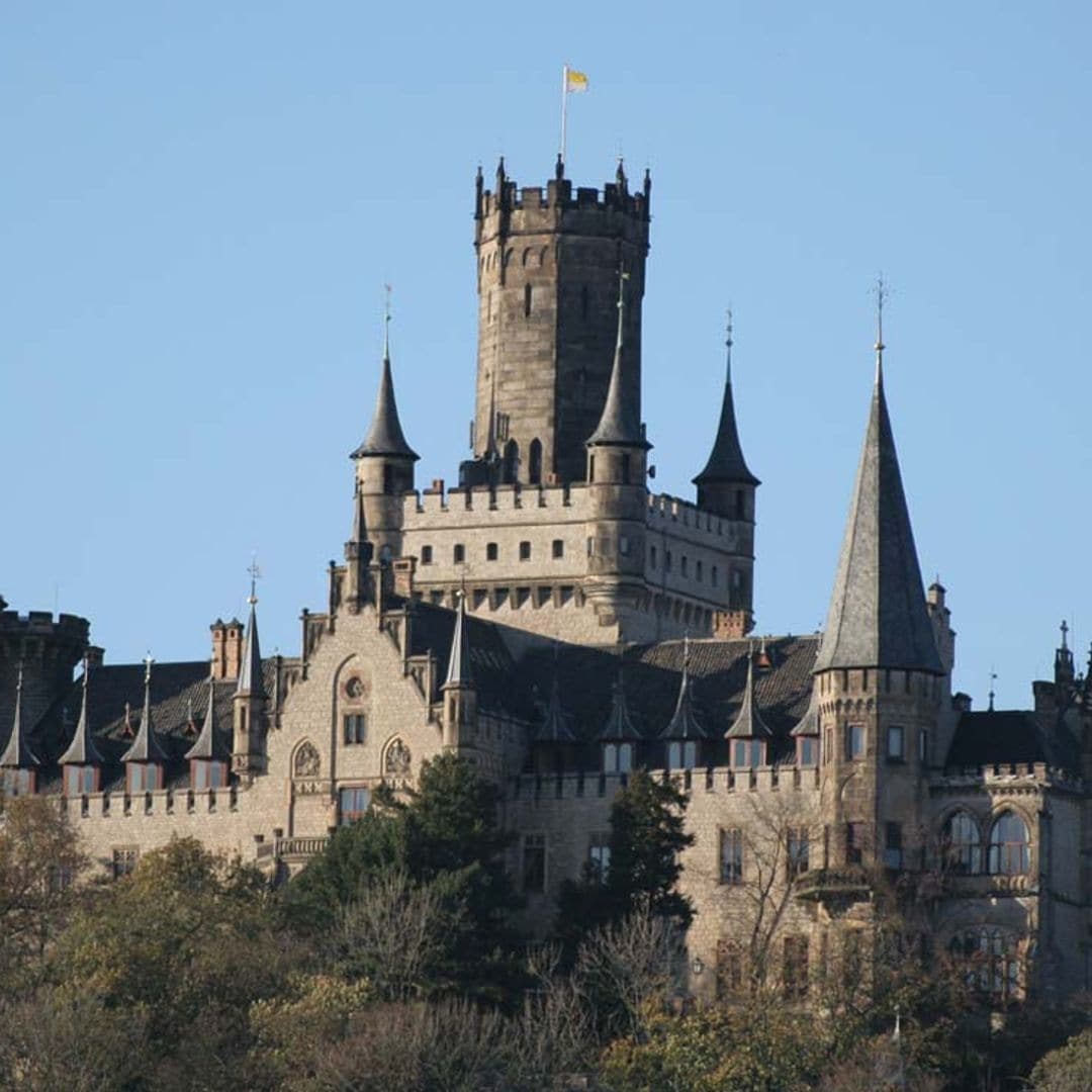 El castillo de la discordia que enfrenta a los Hannover en los tribunales:  así es el increíble palacio de Marienburg