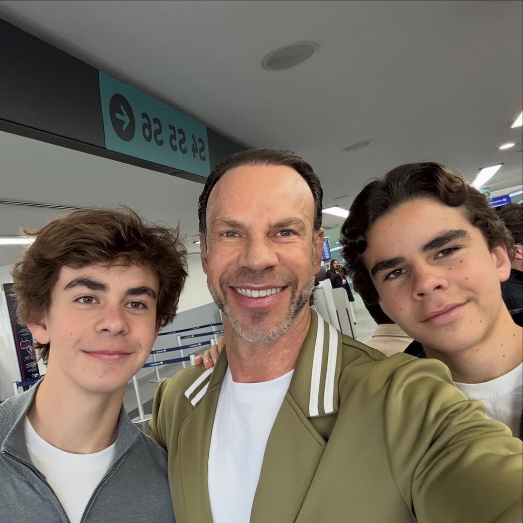 Zague disfruta las fiestas decembrinas junto a sus gemelos, Leonardo y Paulo