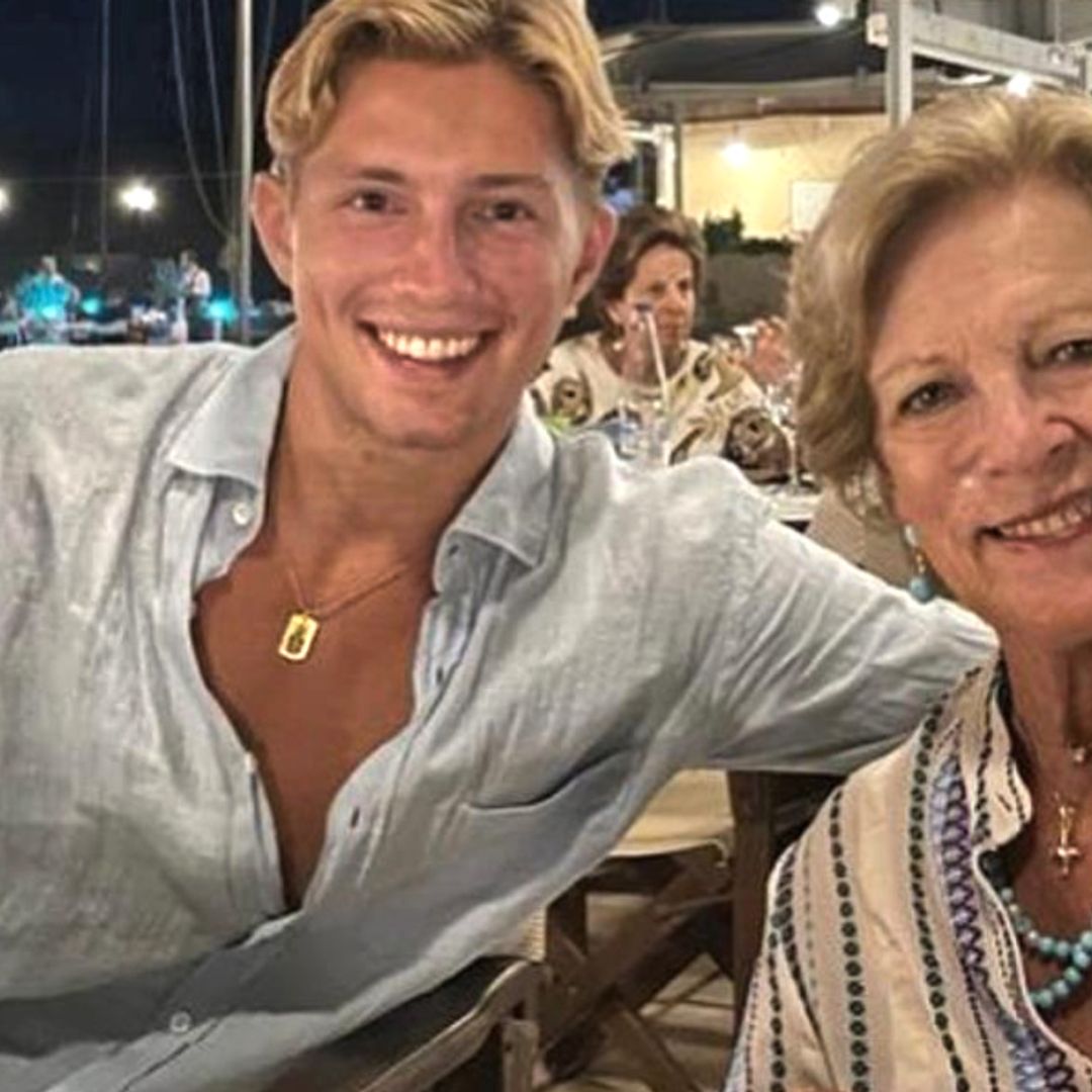 Ana María de Grecia recupera la sonrisa en su primer verano sin el rey Constantino y arropada por su familia