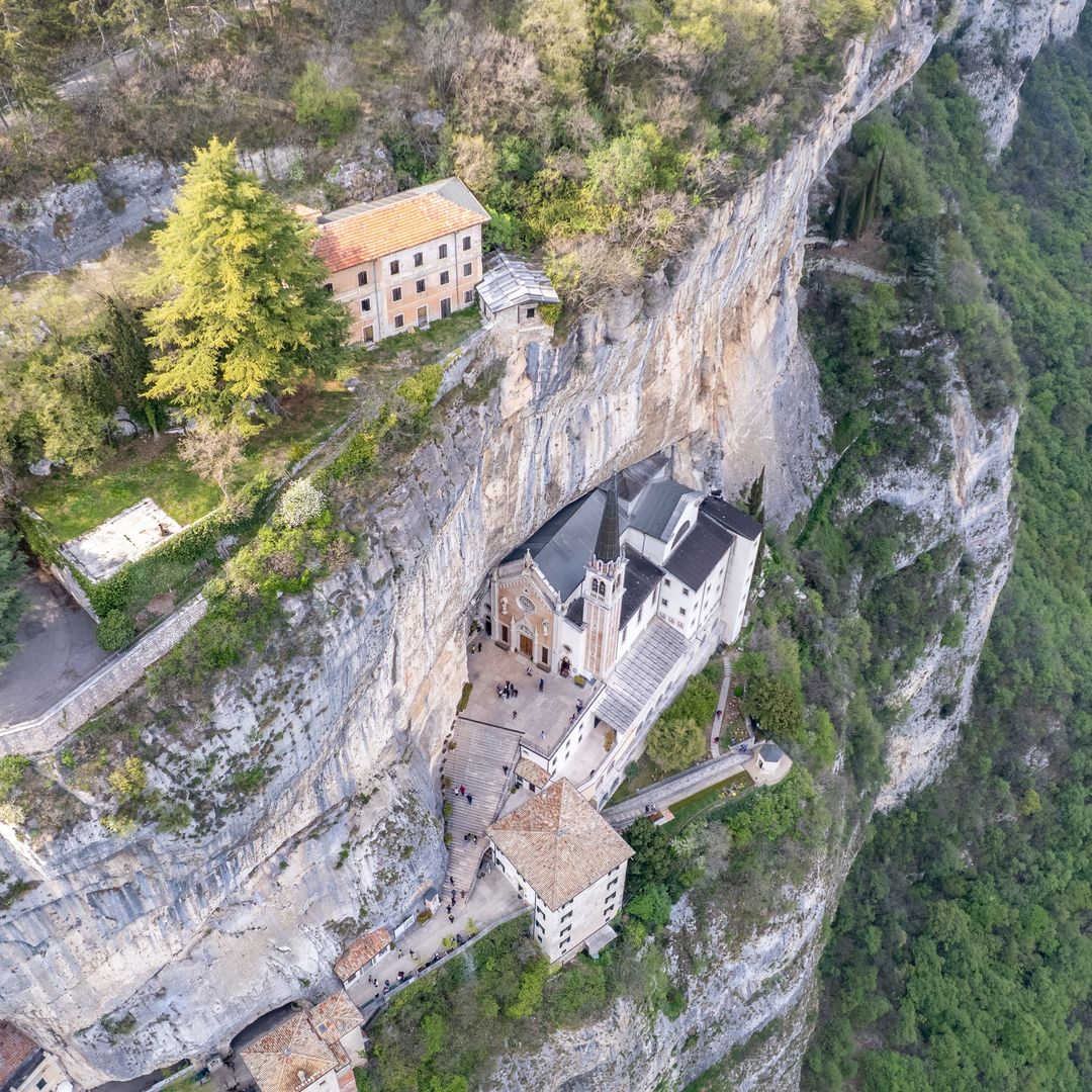 Santuario de la Madonna della Corona, Verona, Italia