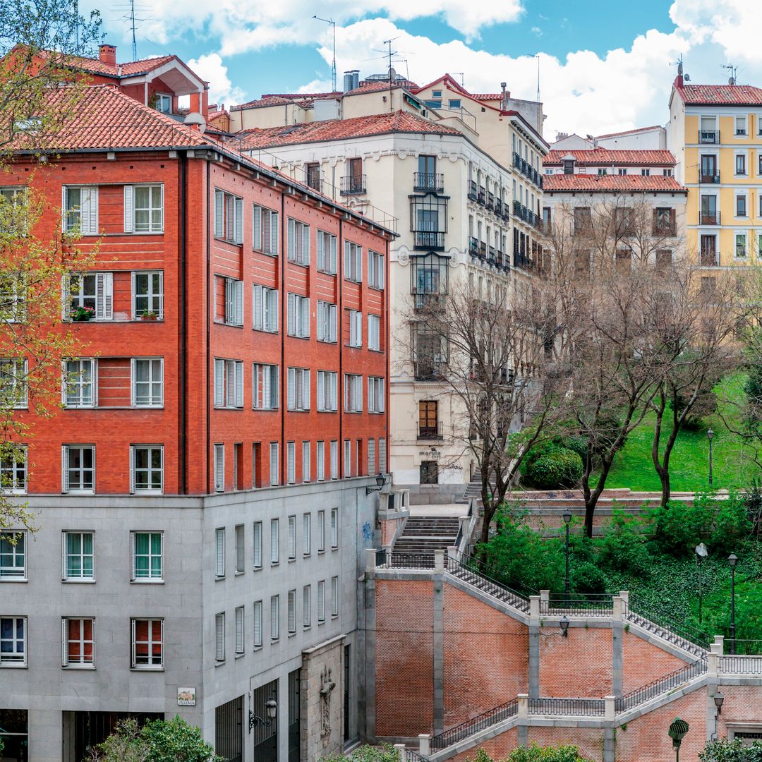 La empinada escalera de la Cuesta de los Ciegos Madrid