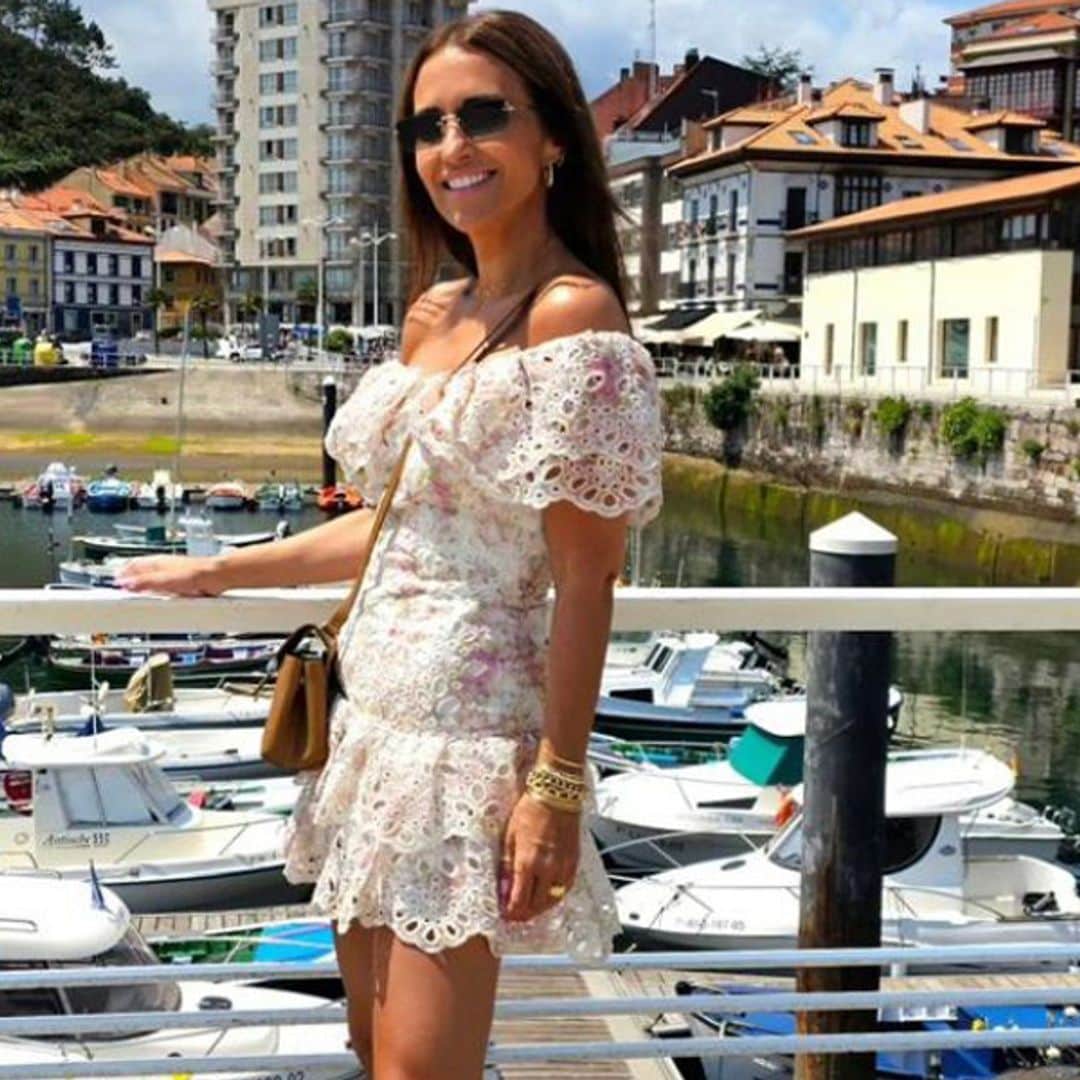 La fórmula de Paula Echevarría para llevar botas 'cowboy' a 30 grados y estilizar la figura