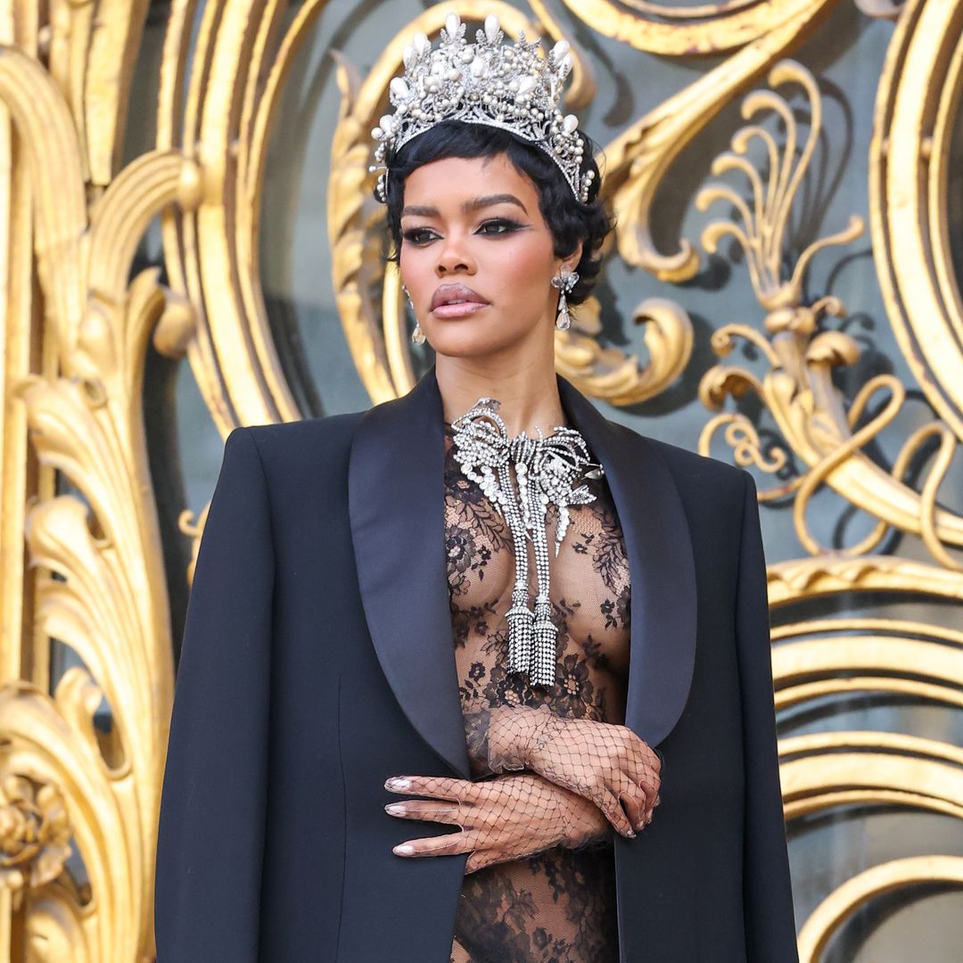 Daniel Roseberry convierte las joyas robadas del Louvre en Alta Costura para Schiaparelli