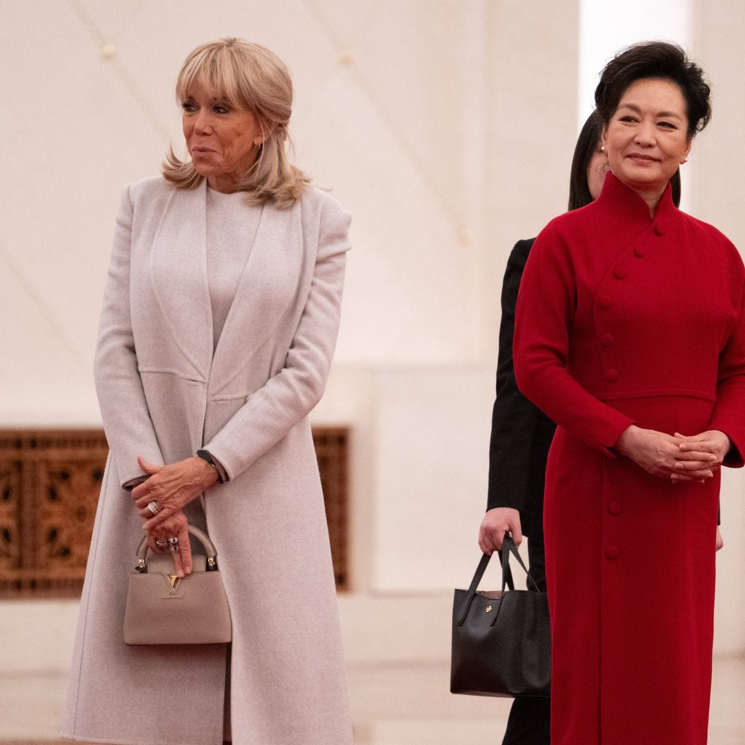 Nuestra experta, sobre los looks de Brigitte Macron y Peng Liyuan en China: "Hay muchos mensajes ocultos que merece la pena analizar"