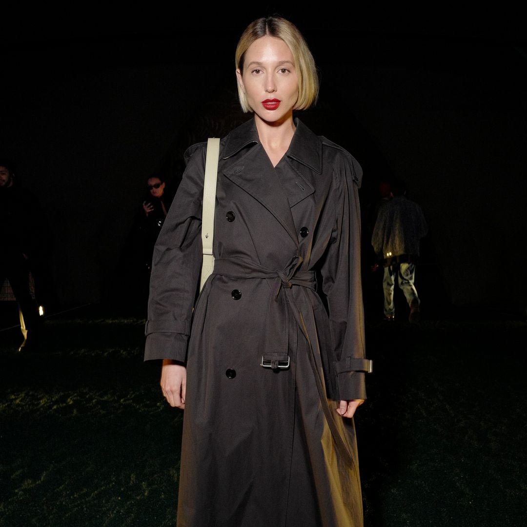 Las gabardinas de tendencia que llevarían las royals este otoño-invierno