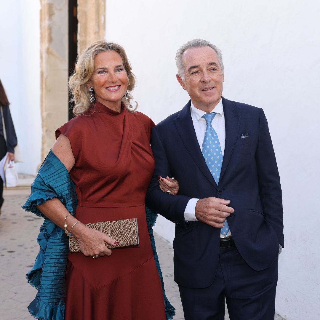 La mujer de José Manuel Soto y tía de la novia: una de las invitadas más estilosas en la boda de Alberto Herrera