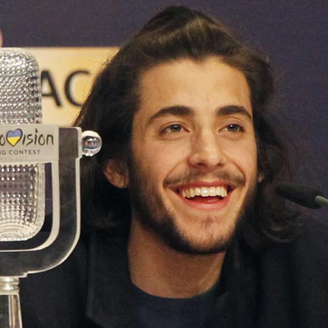 Salvador Sobral permanece conectado a un corazón artificial mientras espera un trasplante