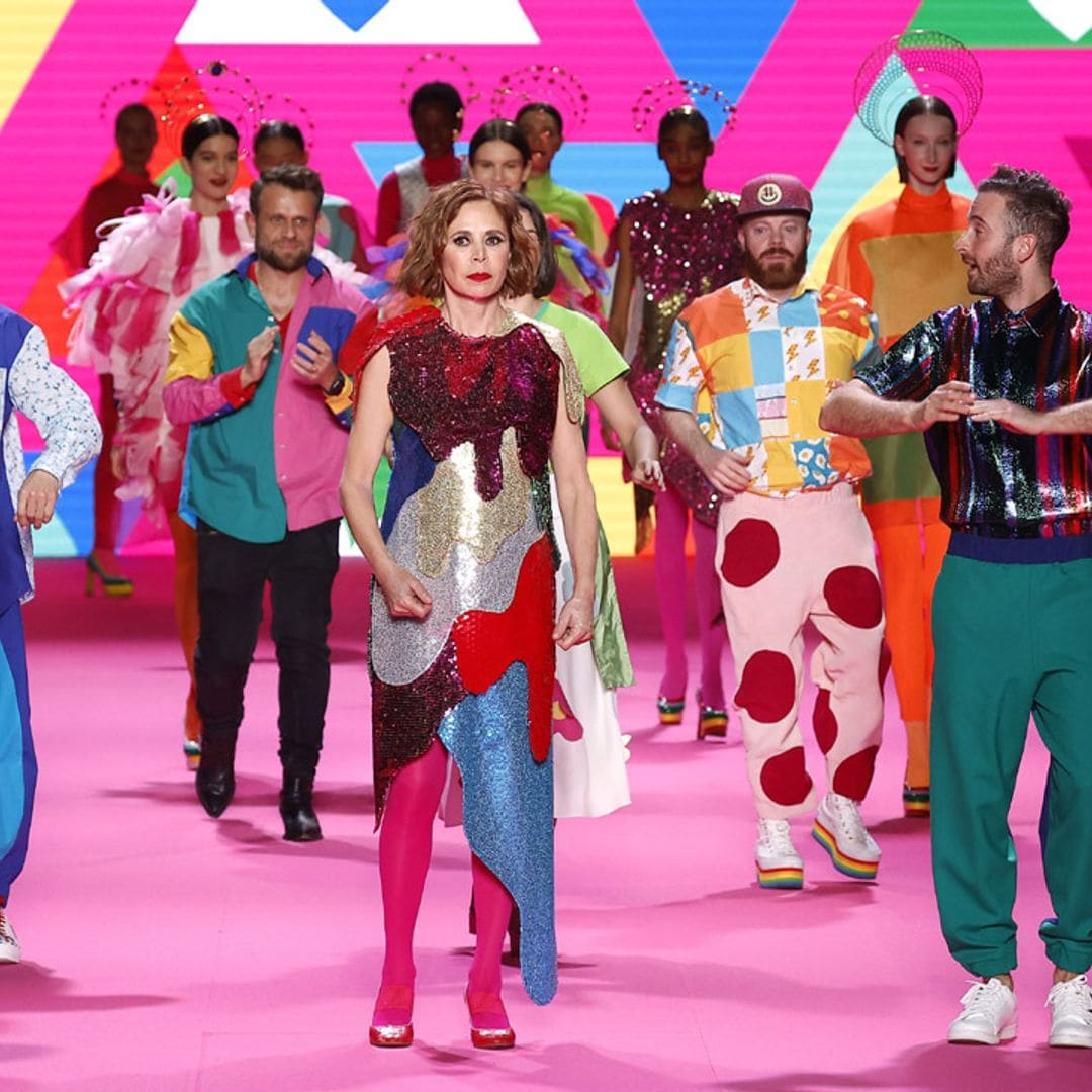 Ágatha Ruiz de la Prada y sus coloridas motoristas clausuran la primera jornada de desfiles en Fashion Week Madrid