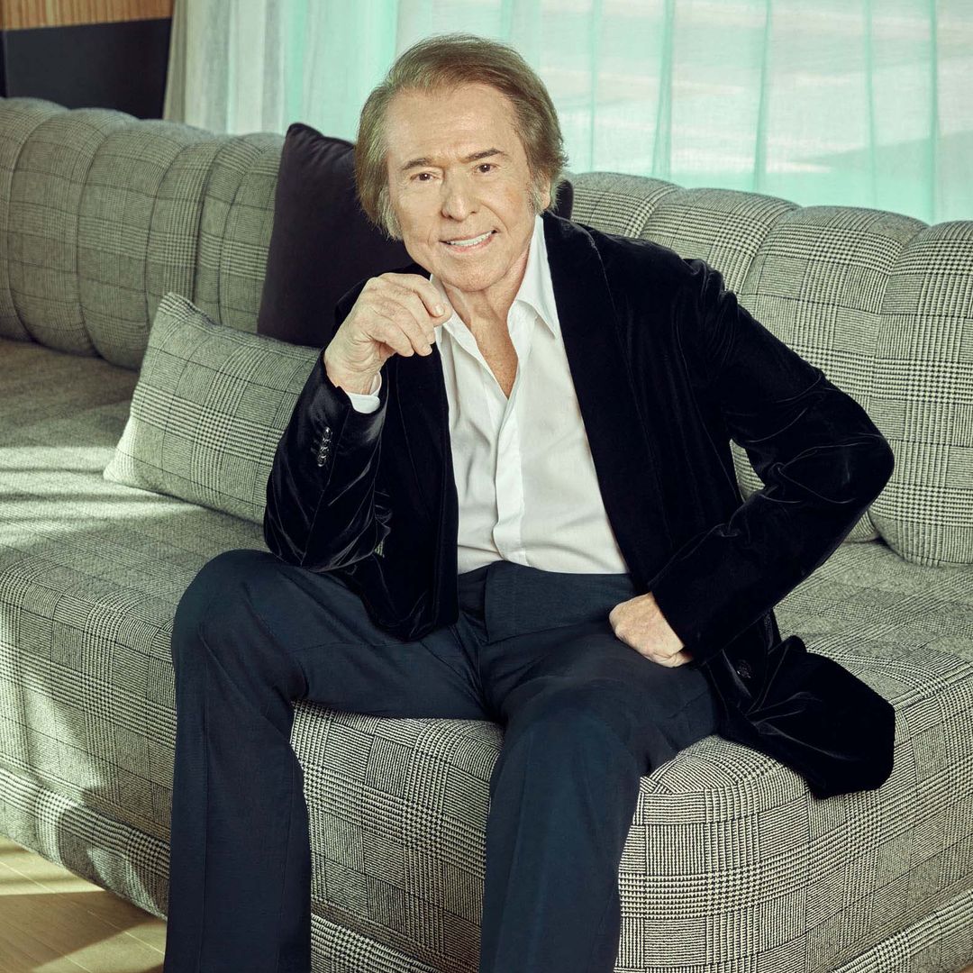 ENTREVISTA EXCLUSIVA. Raphael, invencible, un año después de su linfoma cerebral: "Mi gran éxito es imponerme a la muerte"