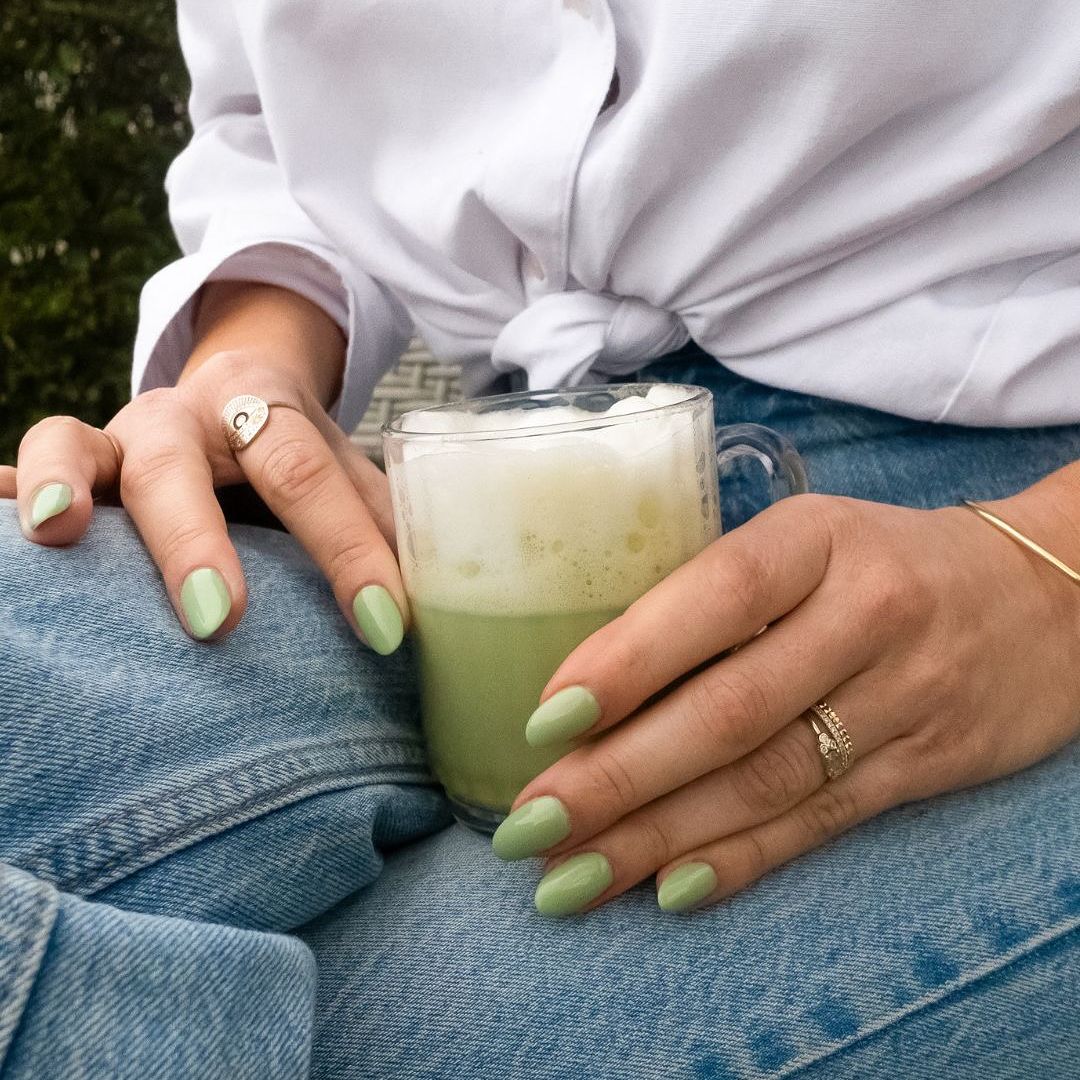 12 colores de uñas elegantes y diferentes para la vuelta a la oficina