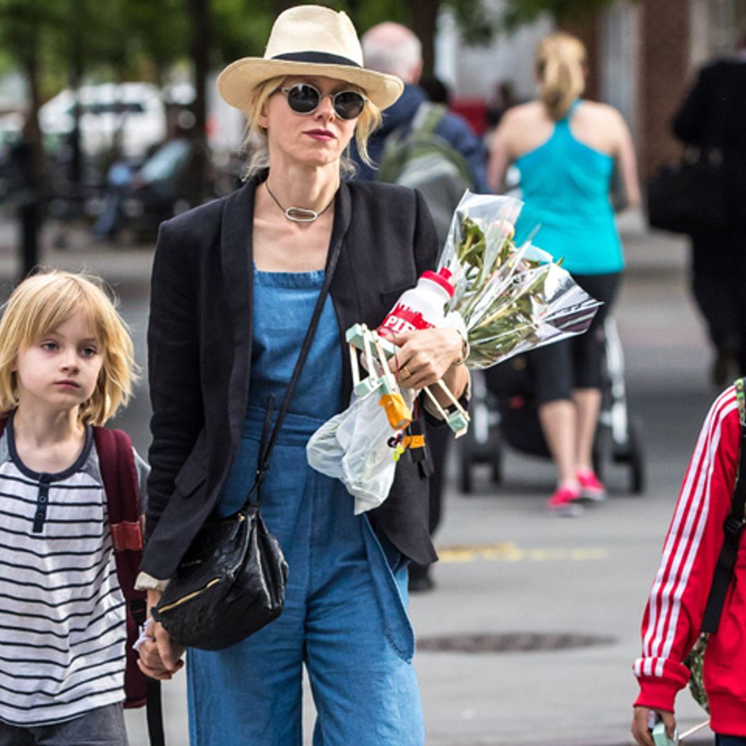 Los trucos de Naomi Watts para dar las buenas noches a sus hijos desde la distancia