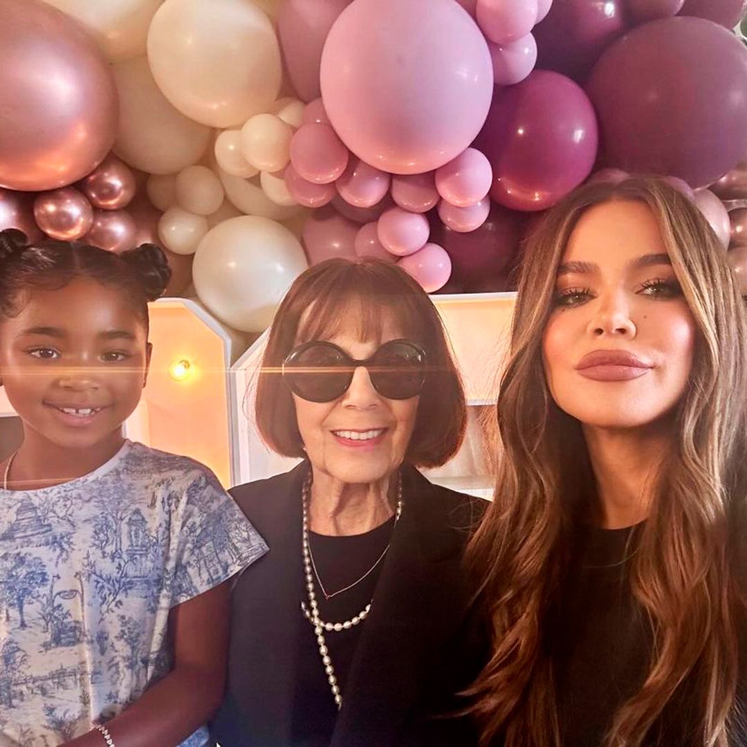 La increíble fiesta de las Kardashian celebrando el 90 cumpleaños de su abuela, ¡parece mucho más joven!