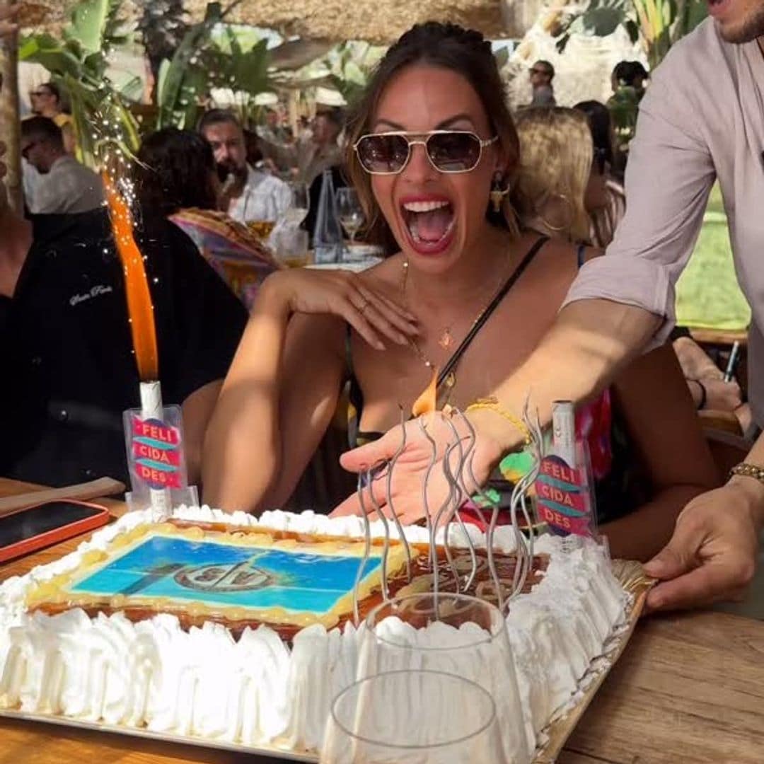 Jessica Bueno celebra su 35 cumpleaños con una sonada despedida, mientras Jota Peleteiro presume de amor en Sevilla