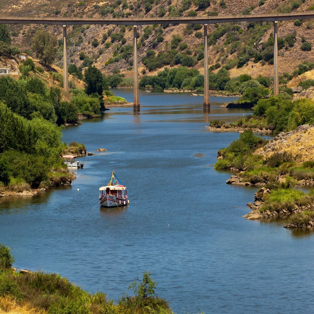 Vista del río Guadiana a la altura de Mértola, Portugal