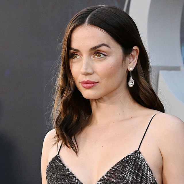 ana de armas entrenamiento el agente invisible pelicula
