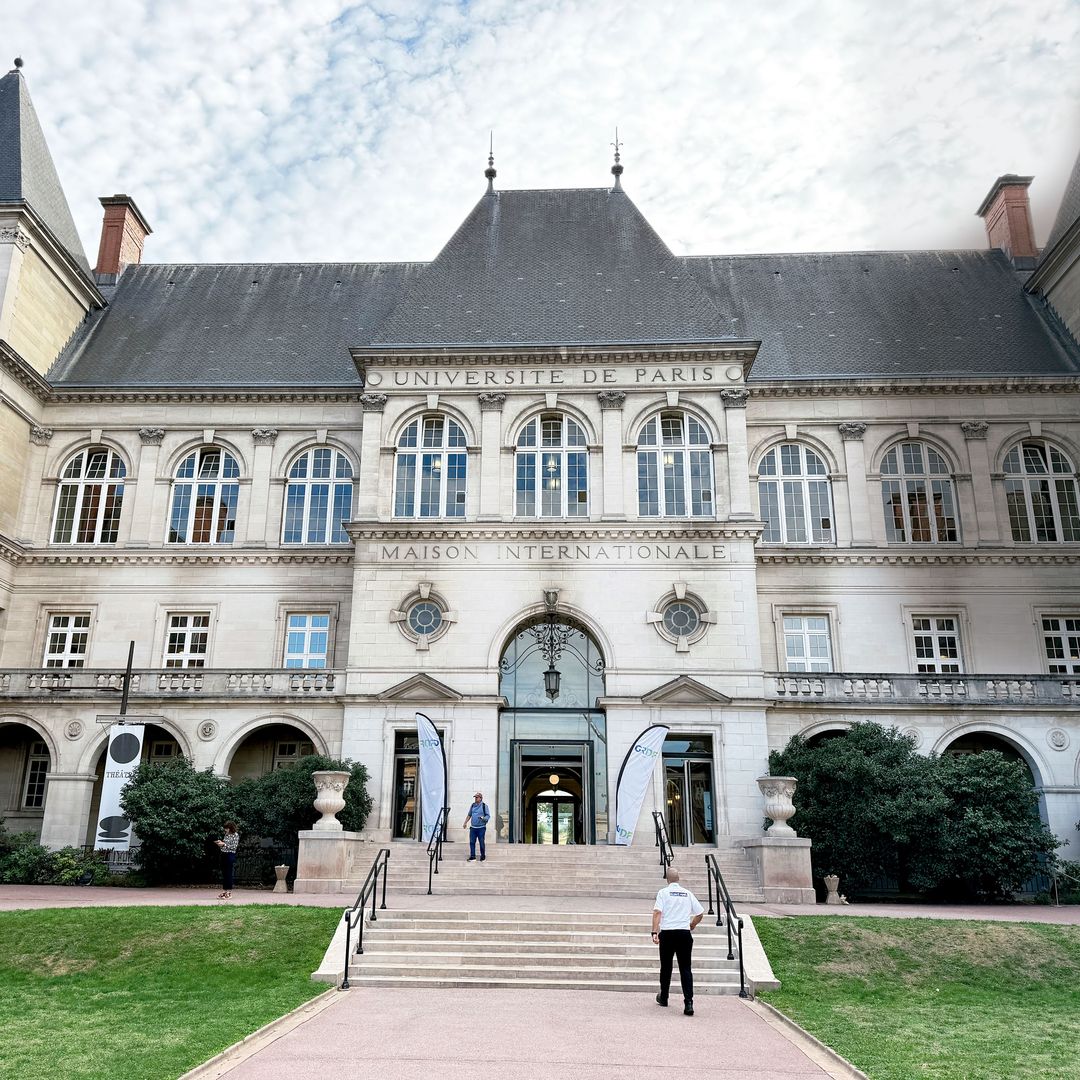 Retrato de la Maison Internationale, en la Cité Internationale Universitaire de París