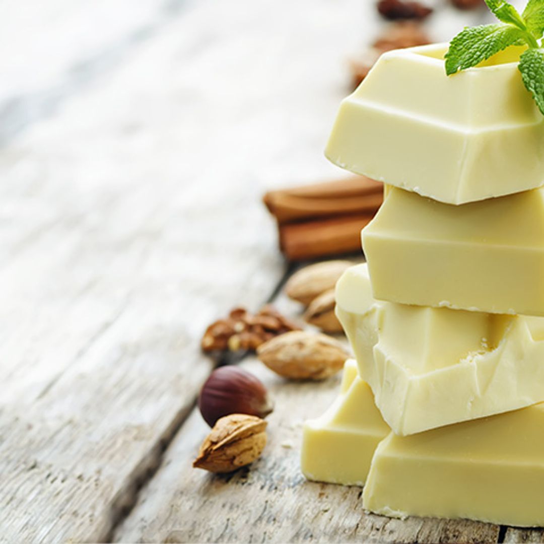 ¡Repostería creativa! Bizcocho de chocolate blanco y pistachos