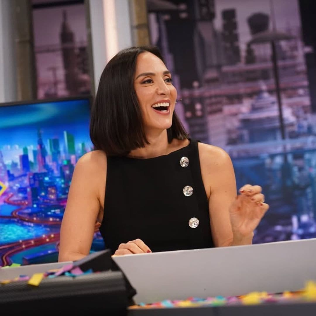 Tamara Falcó con top negro de Zara en El Hormiguero