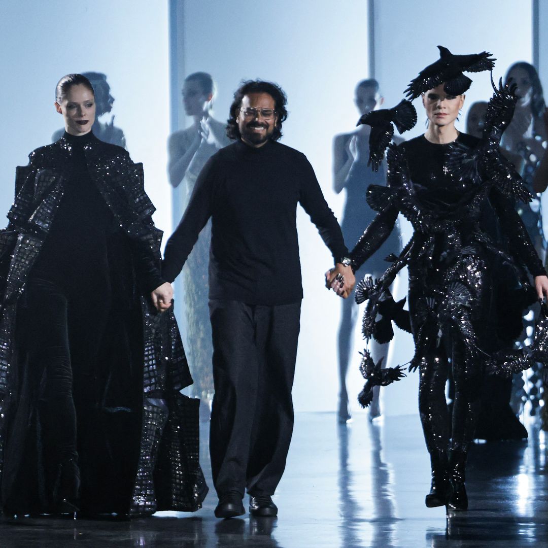 Rahul Mishra es reconocido por su imaginación plasmada en diseños y su trabajo artesanal