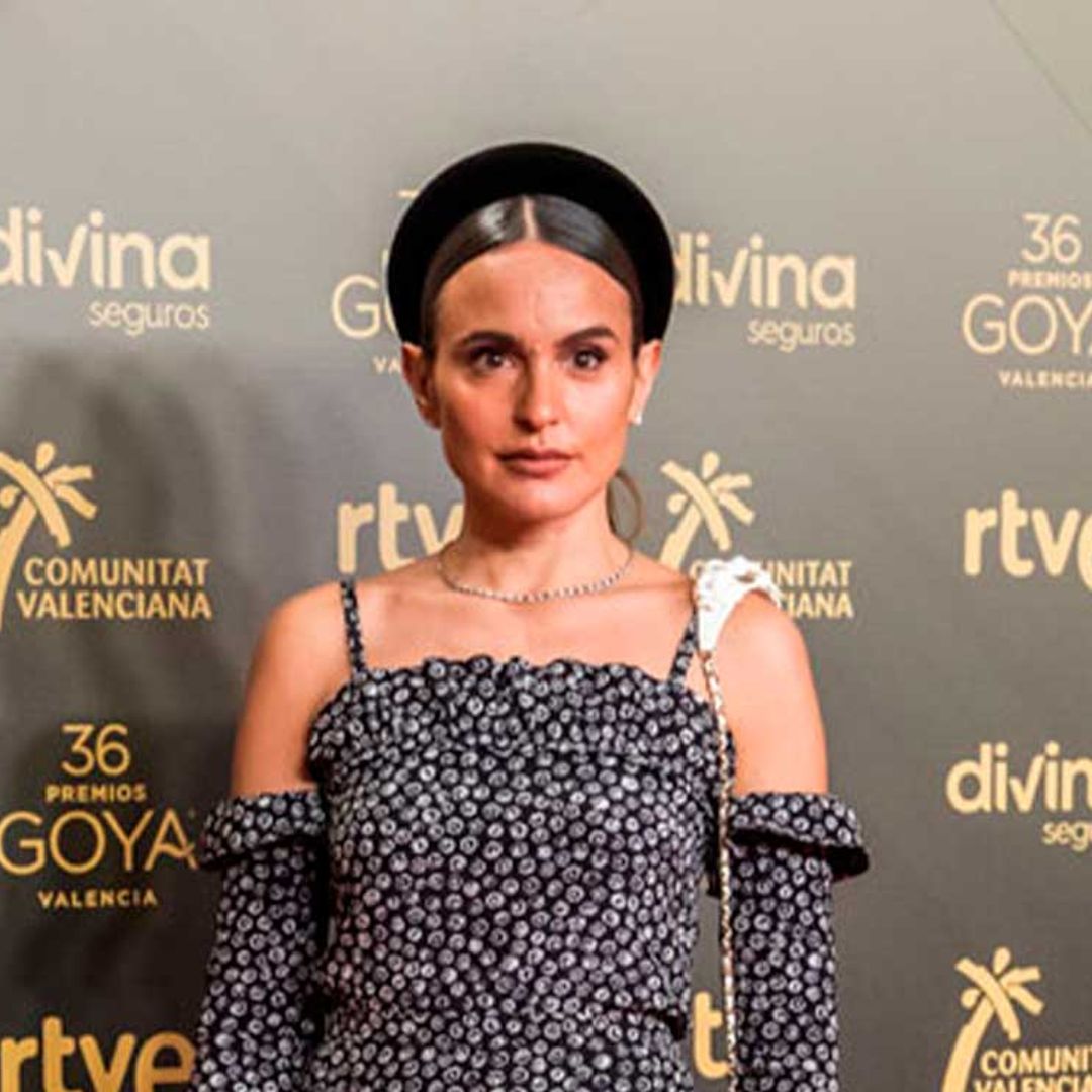 Verónica Echegui, Margot Robbie y un mismo vestido de diva de los 60