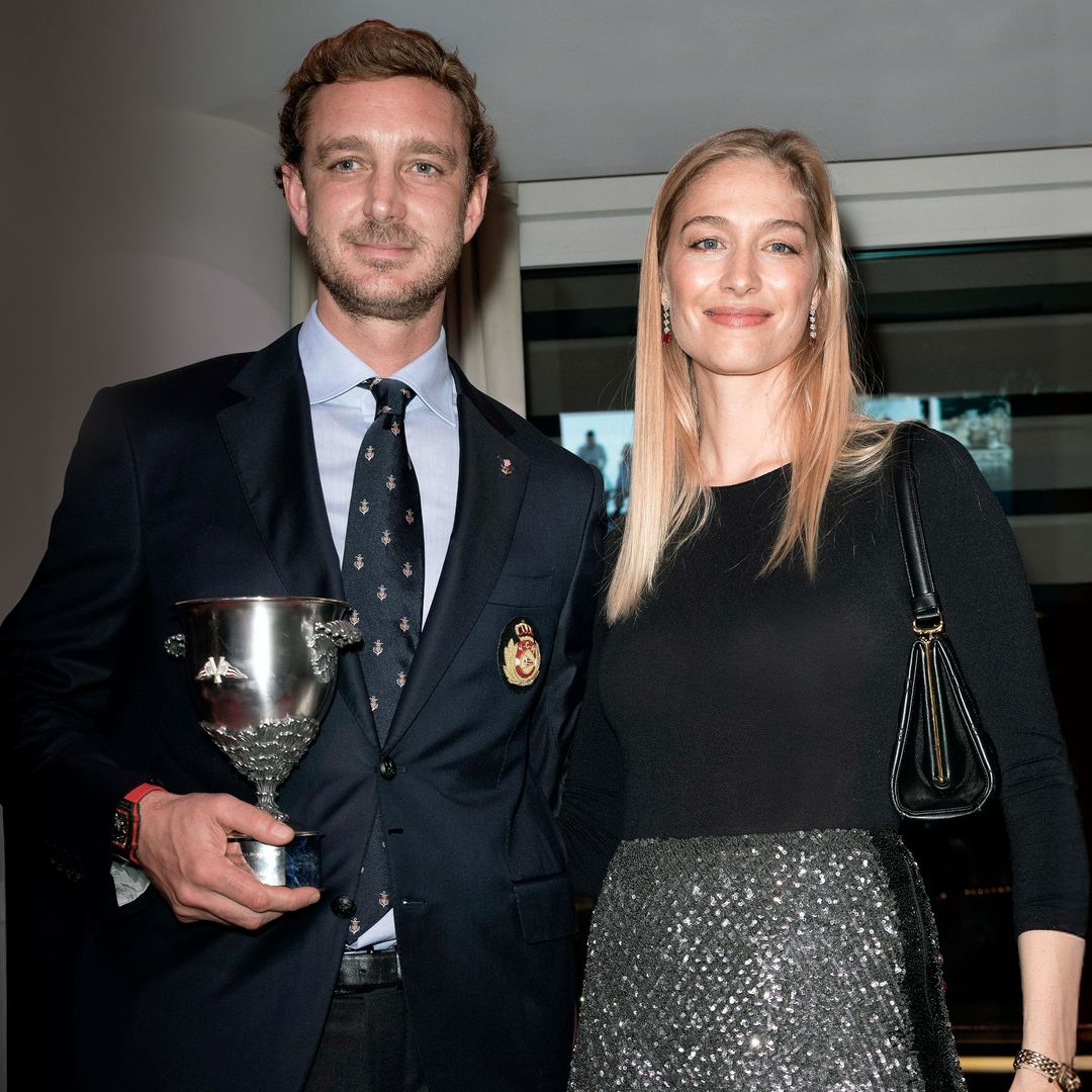 Beatrice Borromeo reaparece junto a Pierre Casiraghi, recuperadísima tras dar a luz a su tercer hijo con una falda de 'sirena'