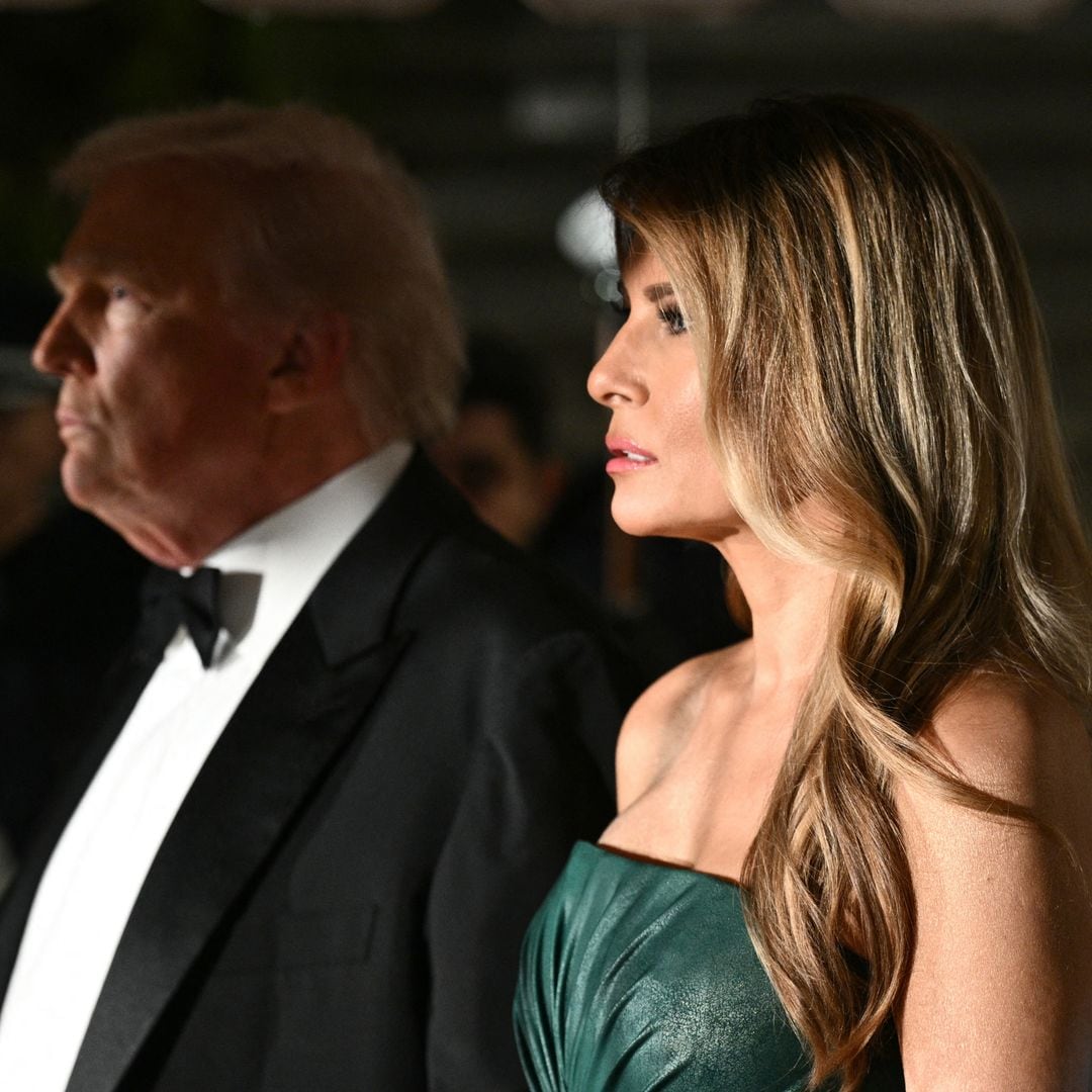 Melania Trump marca tendencia con un 'look' verde esmeralda lleno de significado