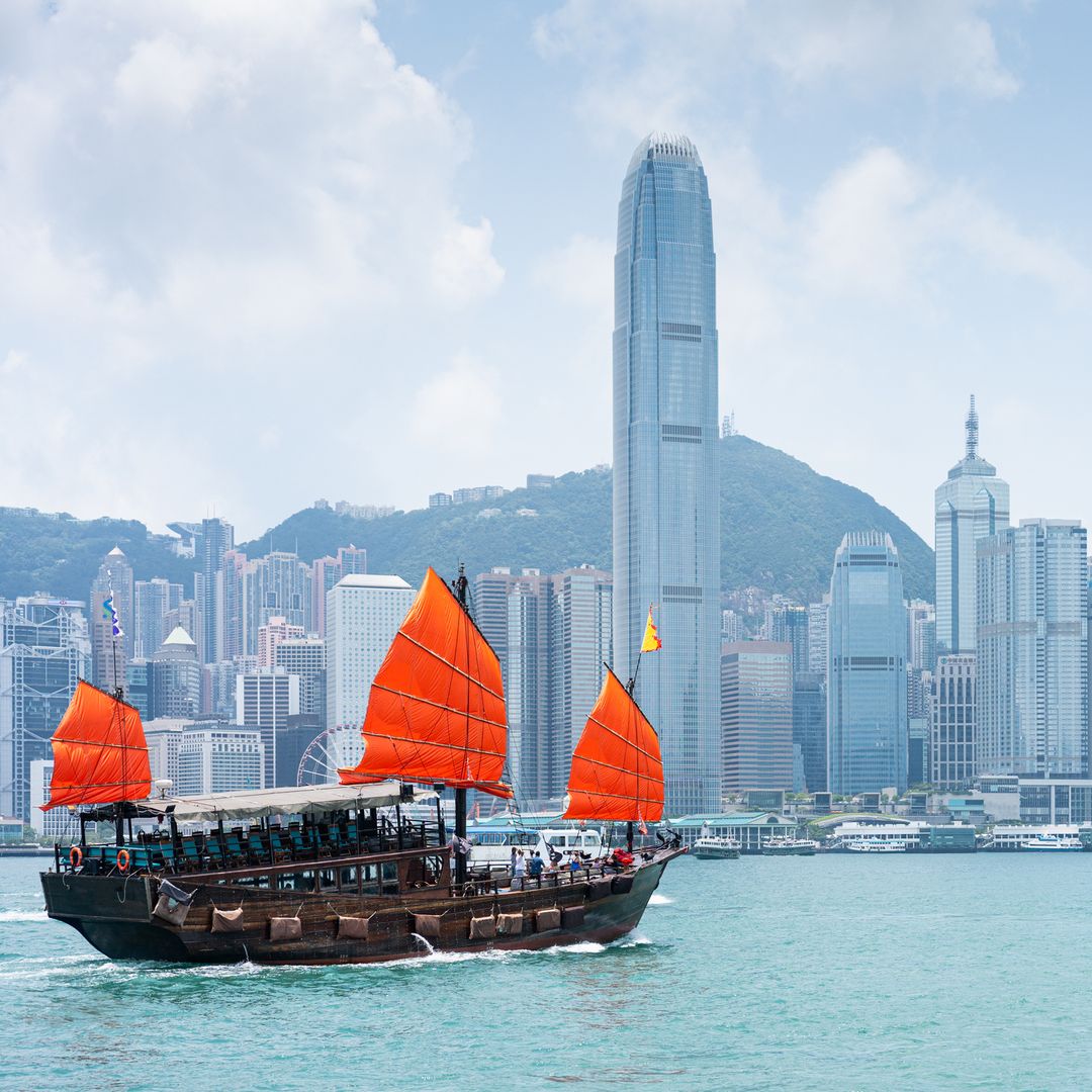 Por qué todo el mundo quiere viajar a Hong Kong: lujo, tradición, gastronomía y vistas imposibles en una sola ciudad
