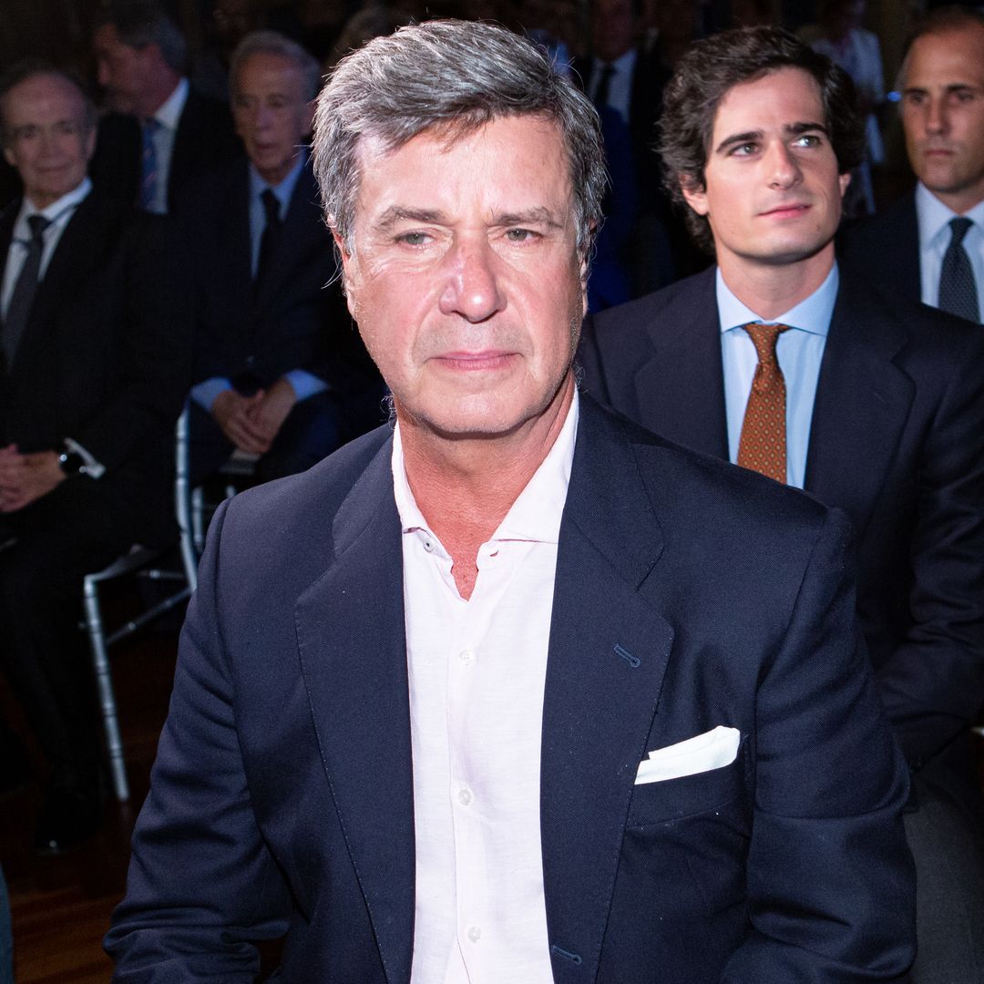 Cayetano Martínez de Irujo prepara un libro sobre la duquesa de Alba en su centenario: los detalles y los familiares que han colaborado