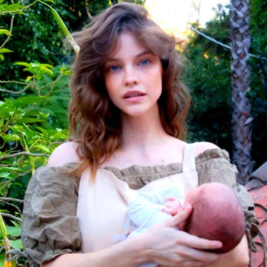 Las preciosas imágenes de Barbara Palvin con su hija un mes después de dar a luz, como unas ninfas en la Tierra Media