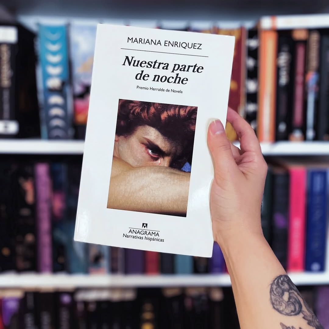 "Nuestra parte de noche" escrito por Mariana Enríquez