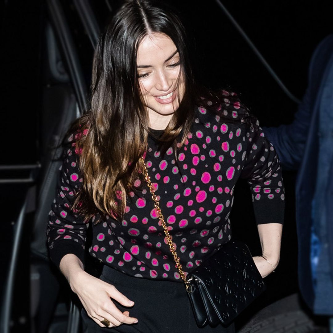 El look casual de 7.000 euros con el que Ana de Armas celebra un nuevo triunfo