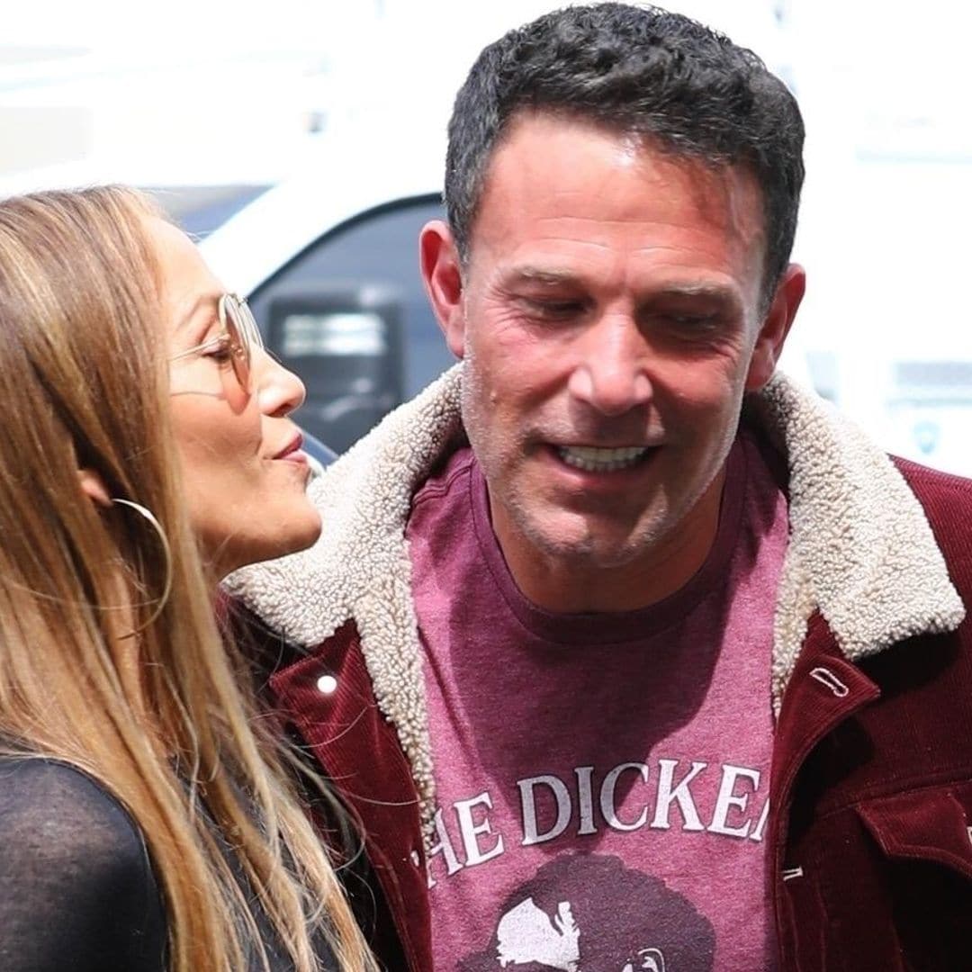 Tomados de la mano y con beso incluido, JLo y Ben Affleck disfrutan de un fin de semana en familia