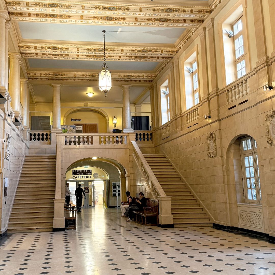Más rincones de donde estudia la infanta
