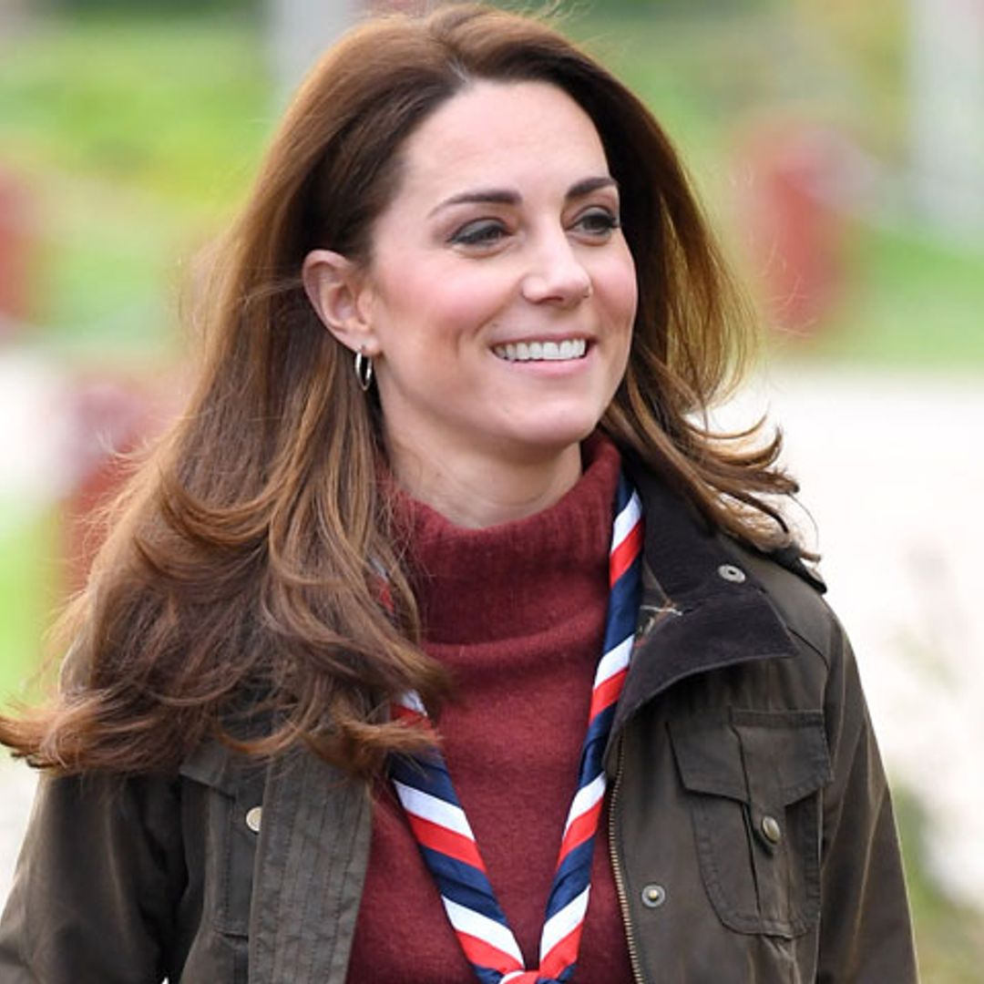 Sin tacones y con su chaqueta favorita, la imagen más juvenil de Kate