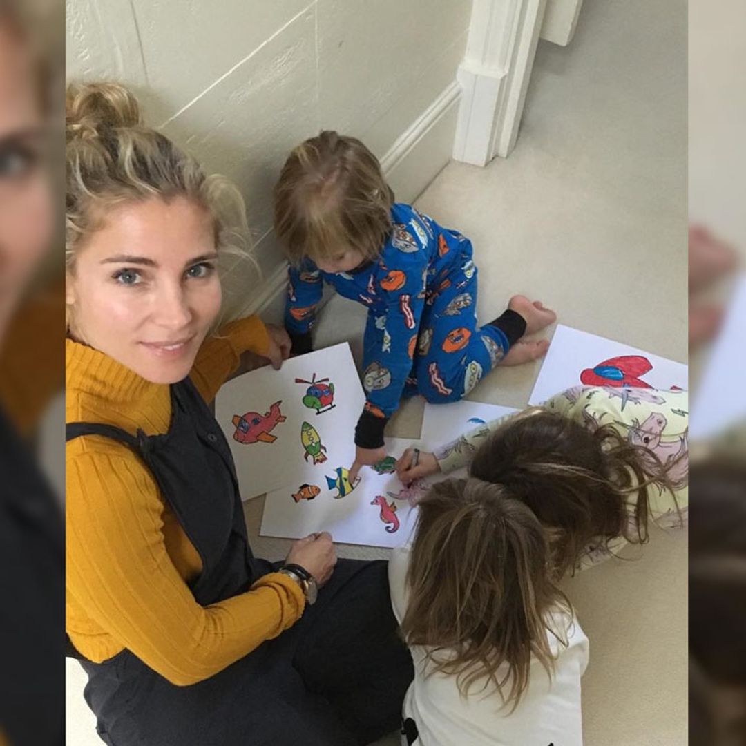 ¡Vuelta al cole! Elsa Pataky no se pierde el día de padres en el aula de sus hijos (cuentacuentos incluido)