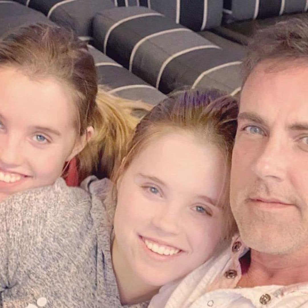 Carlos Ponce celebra el cumpleaños 18 de sus gemelas, ¡ya son todas unas señoritas!