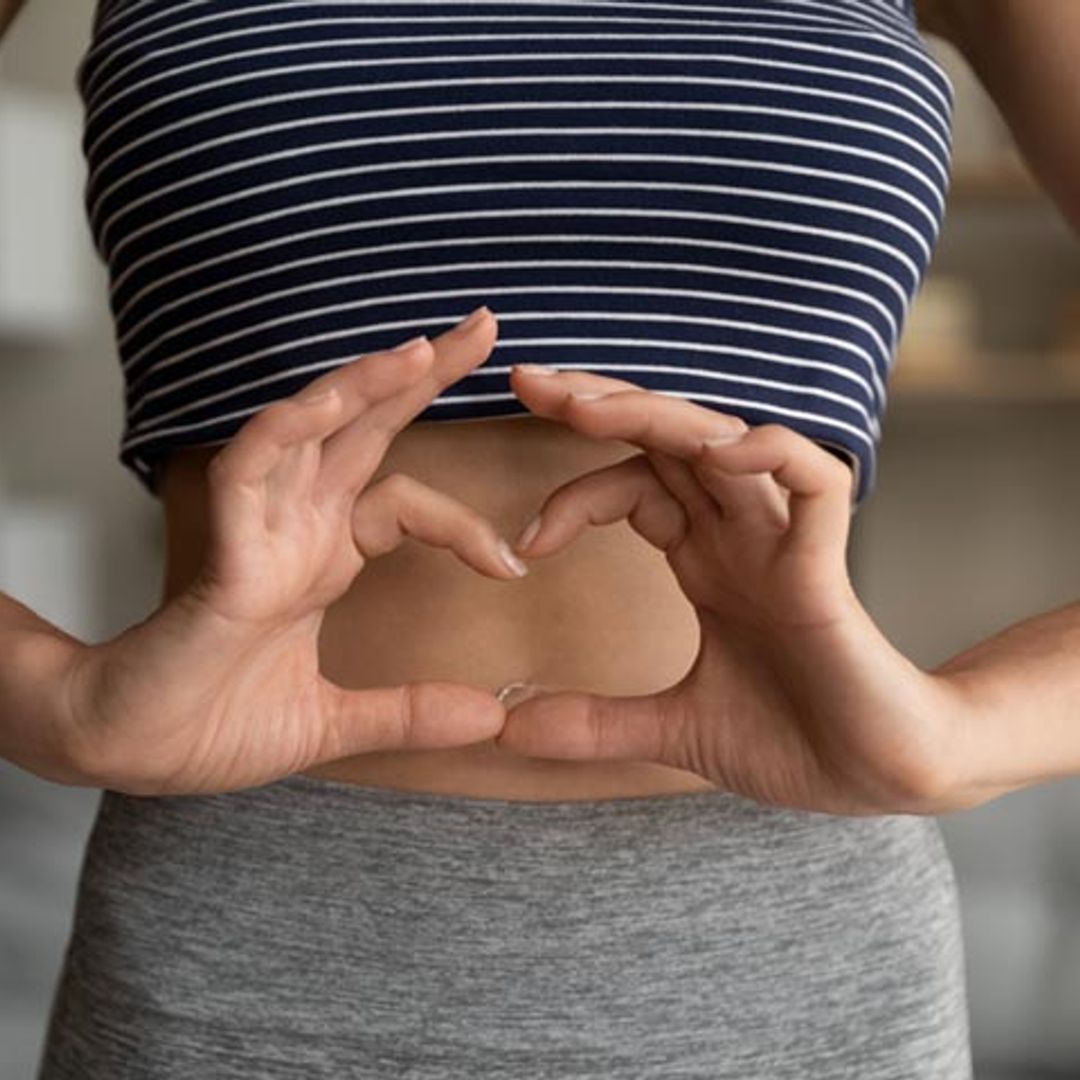 Estas 6 posturas de yoga alivian los dolores menstruales