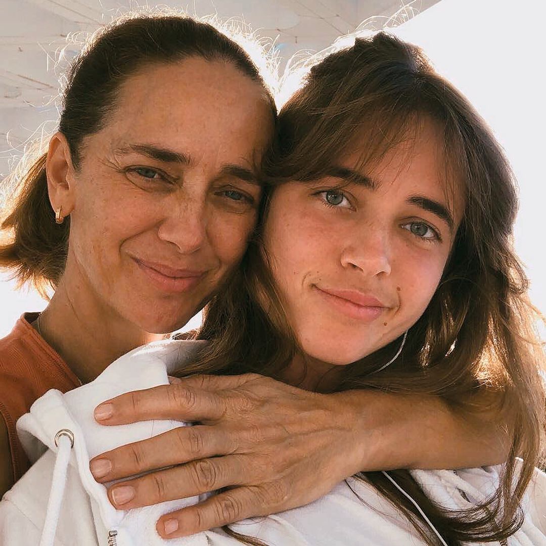 Muy cómplice con su madre