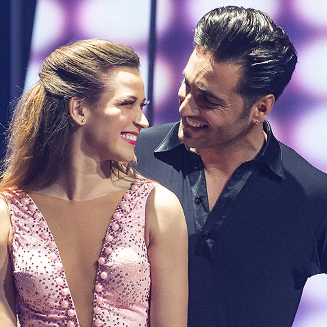 David Bustamante sigue con sus conciertos mientras todos hablan de sus fotos con Yana Olina