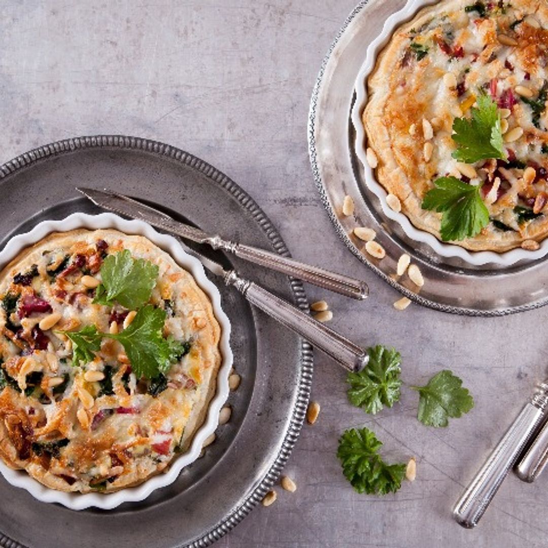 'Quiche' de espinacas con queso de cabra y piñones