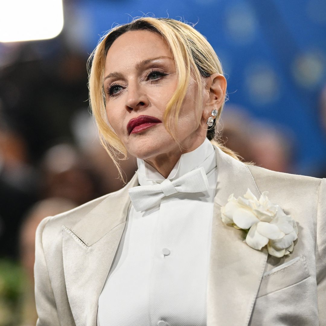 El hijo de Madonna, David Banda, supera a su madre en glamorosas fotos de vacaciones en las que también aparecen sus hijos