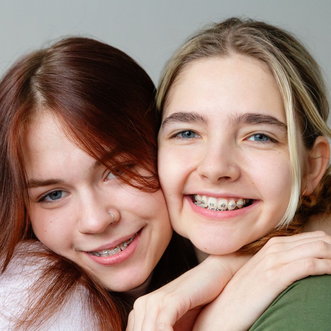 Las amistades 'líquidas' en la adolescencia, según una psicóloga: "No siempre están eligiendo sus relaciones desde lo que quieren, sino también desde el miedo a no tener a nadie"