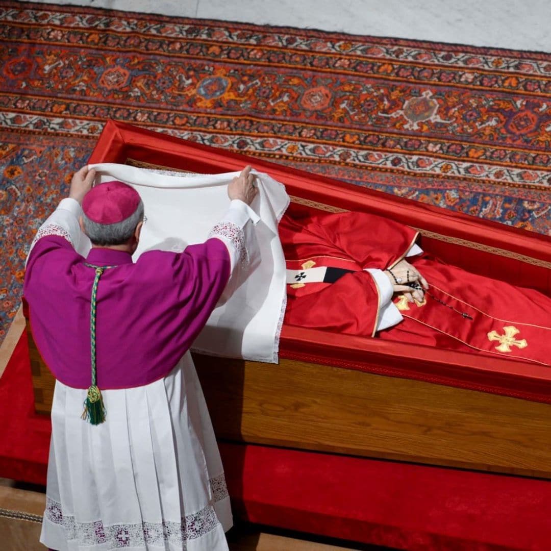 Se cierra la capilla ardiente del Papa Francisco, dando paso a la ceremonia de clausura del féretro