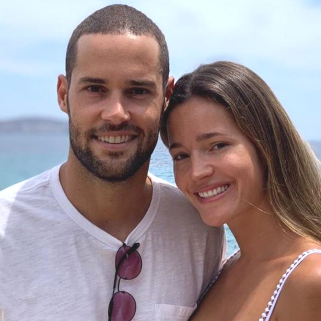 Malena Costa y Mario Suárez celebran su segundo aniversario en Ibiza con sus hijos
