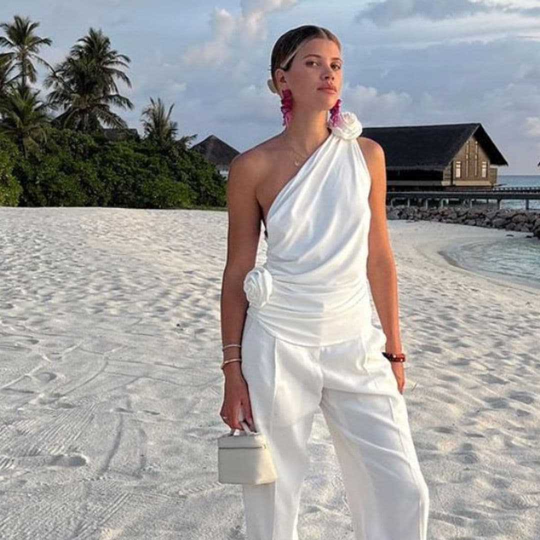 Los sofisticados looks costeros de Sofia Richie en su luna de miel