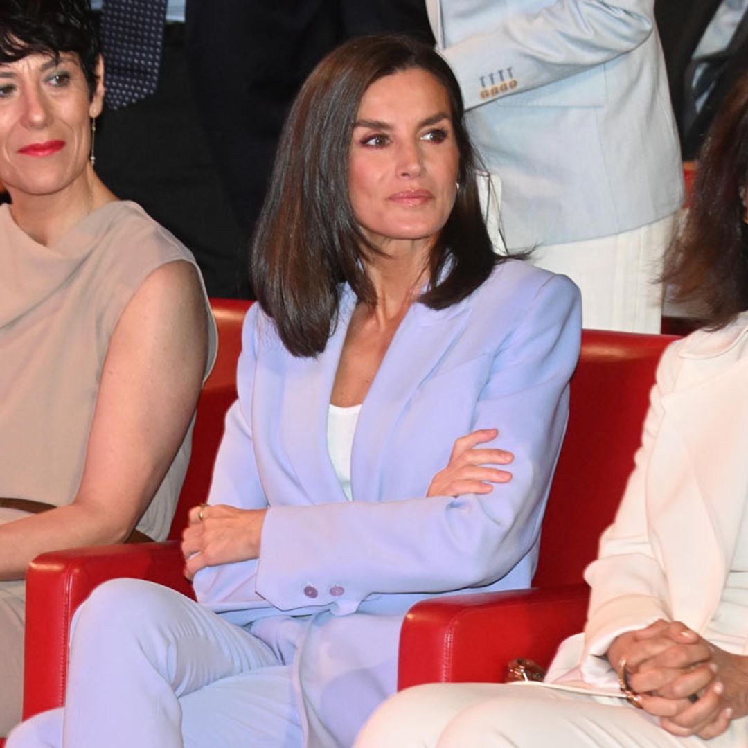 La reina Letizia recuerda su viaje a Guatemala en un acto solidario con Belén Esteban entre los asistentes