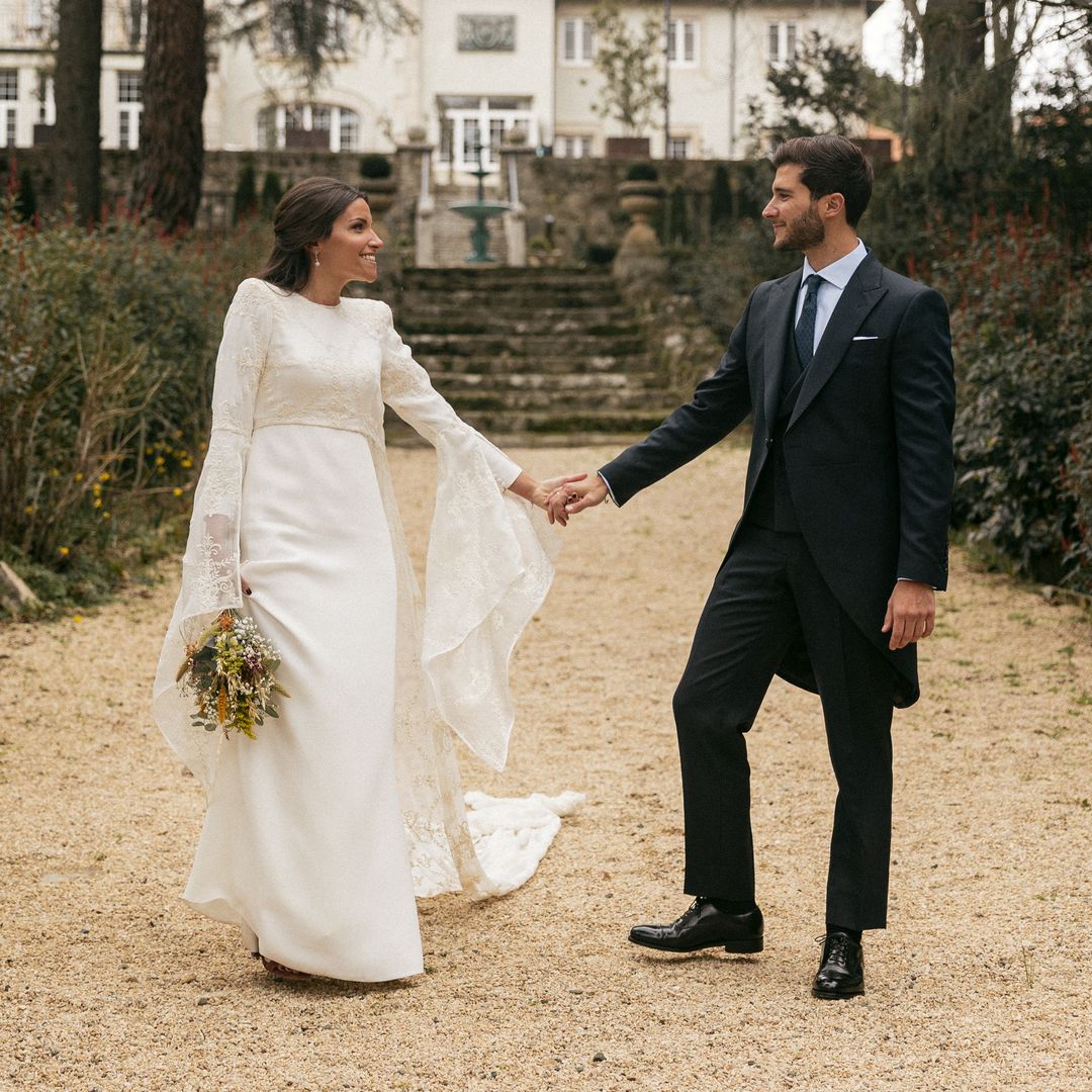 Laura, una novia sin velo ni tocado y con vestido desmontable que celebró su boda en un palacio madrileño