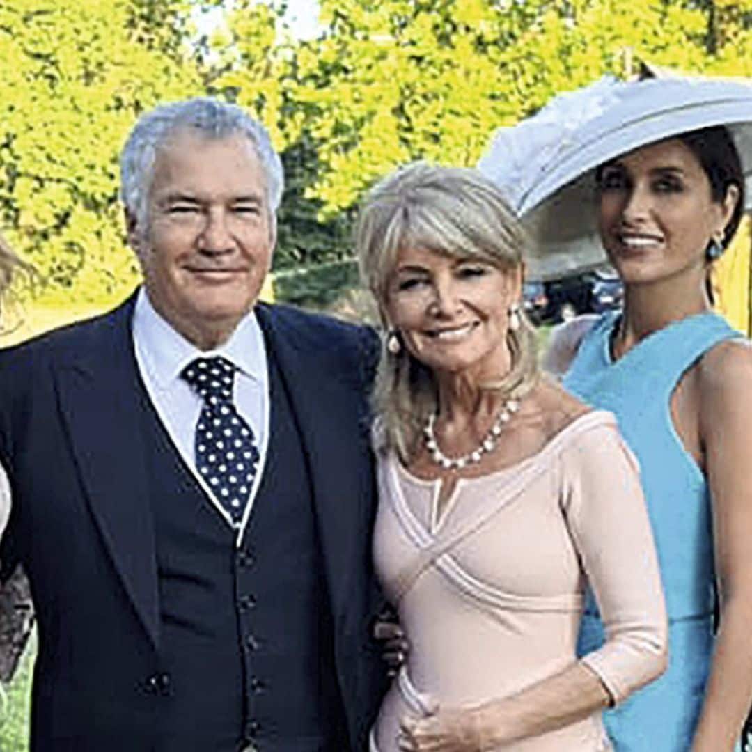 Paloma Cuevas reaparece tras firmar el divorcio en la elegante boda del hijo de José Luis Santos y Cristina Yanes