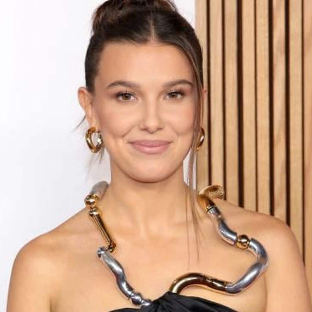 La técnica infalible de Millie Bobby Brown para un delineado ‘cat eye’ perfecto