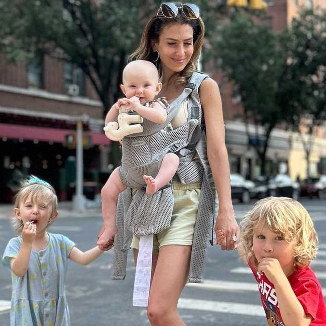 Los ejercicios de Kegel que practica Hilaria Baldwin para el dolor de espalda